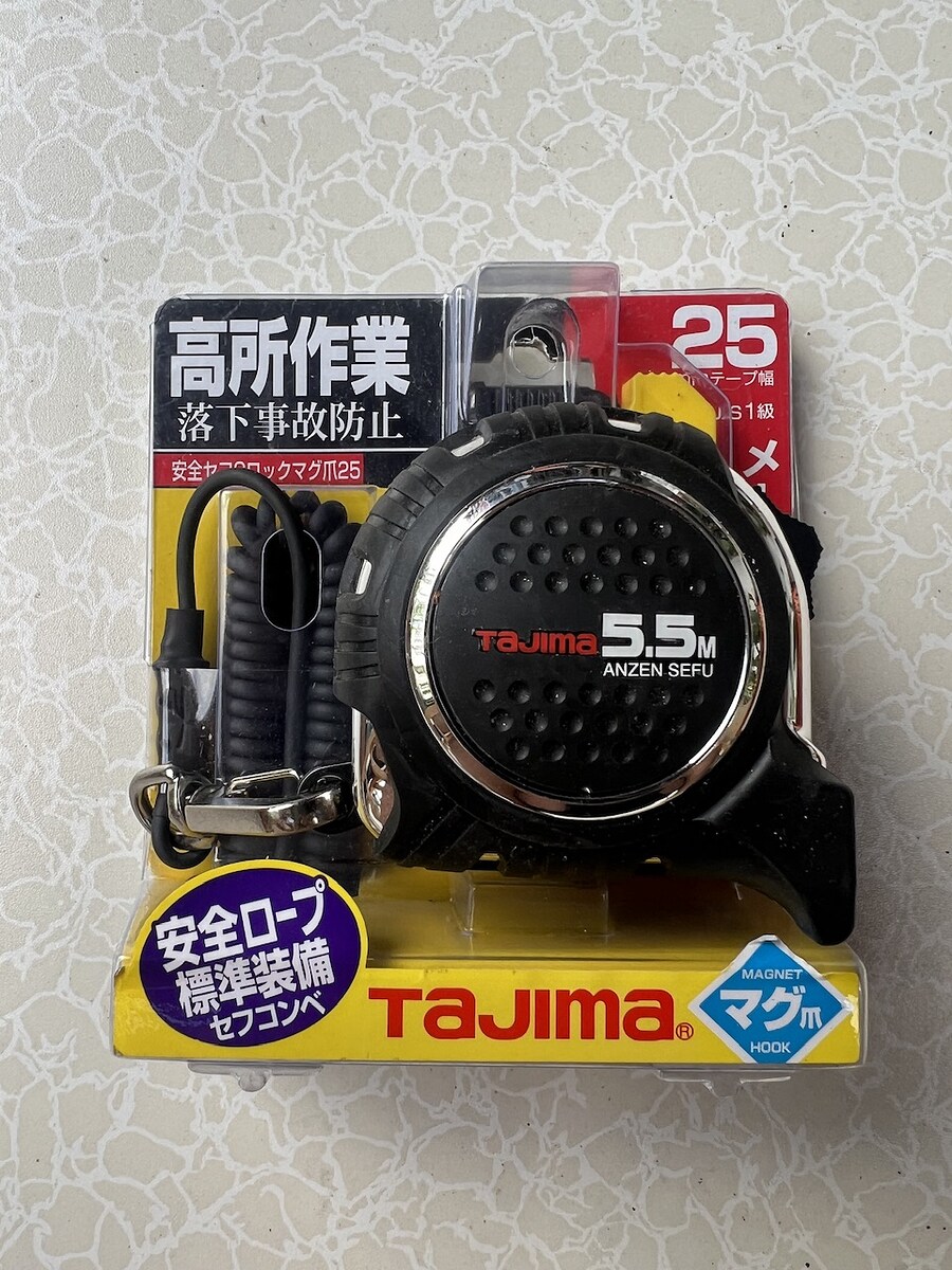 ตลับเมตร tajima ยาว 5.5 เมตร  ที่ช็อปขายกันพันกว่า

ตัวนี้ขาย 350 บาทส่งฟรี