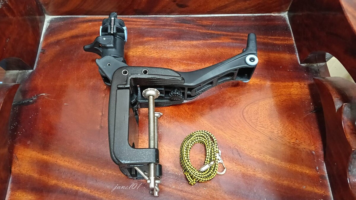 DAIWA POWER HOLDER BLACK 160 (3)