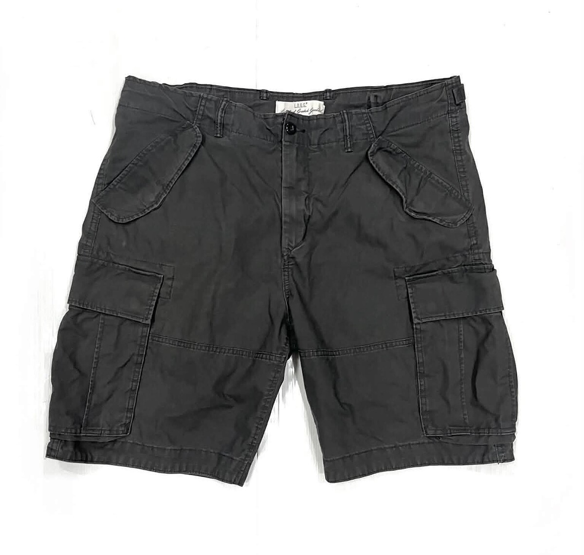 ~ € ~ กางเกงขาสั้นทรงรถถัง H&M  (38)   280.- 